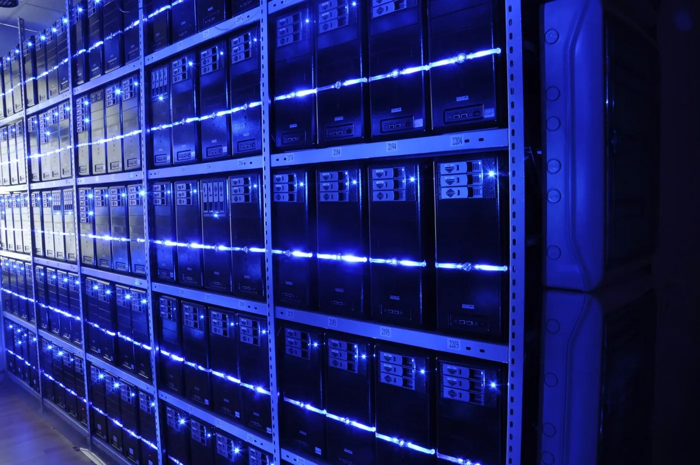 Data centre servers powering industrial data analytics