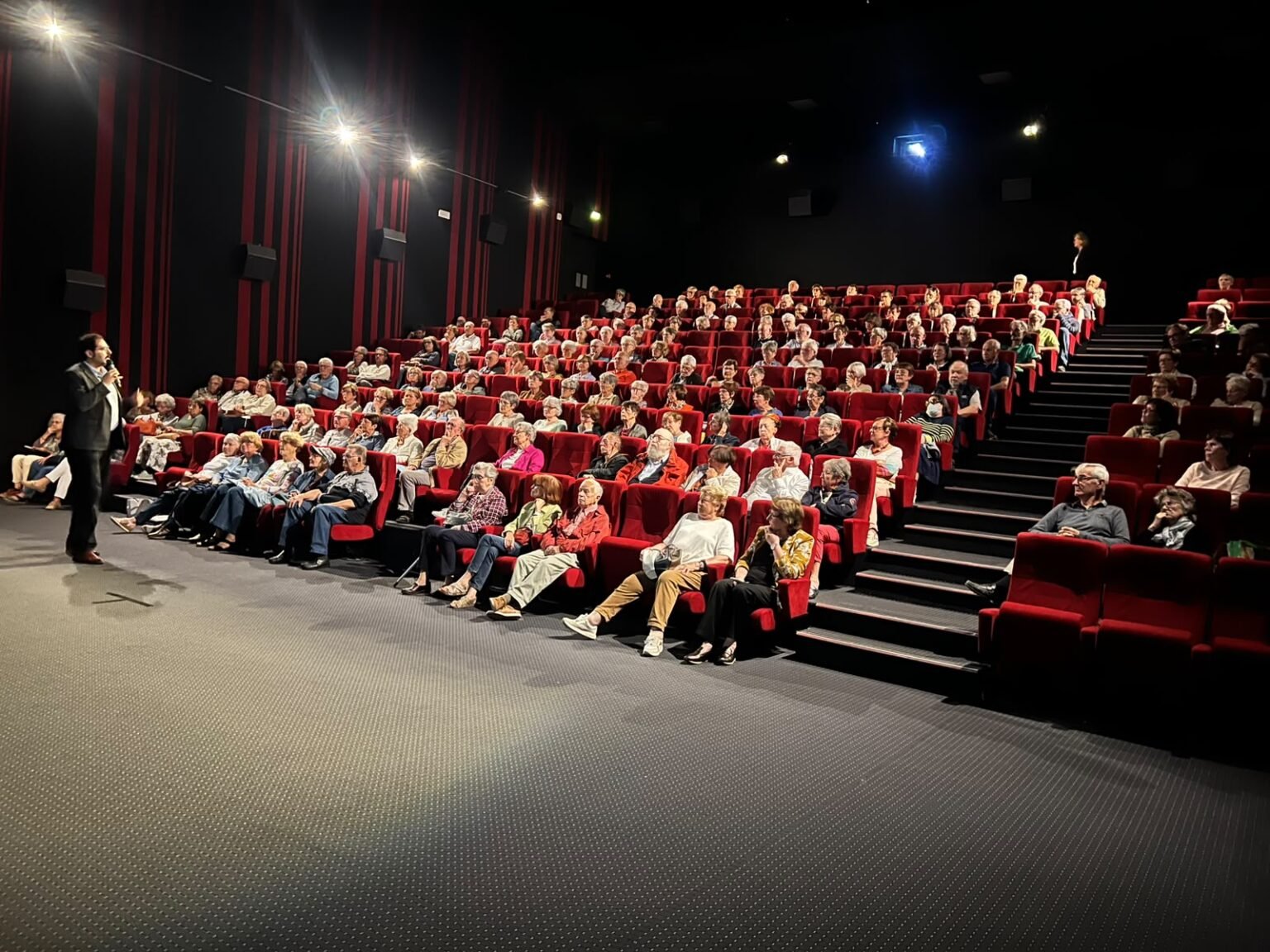 Audience at the AI2 conference, Université du Temps Libre de Nogent-le-Rotrou